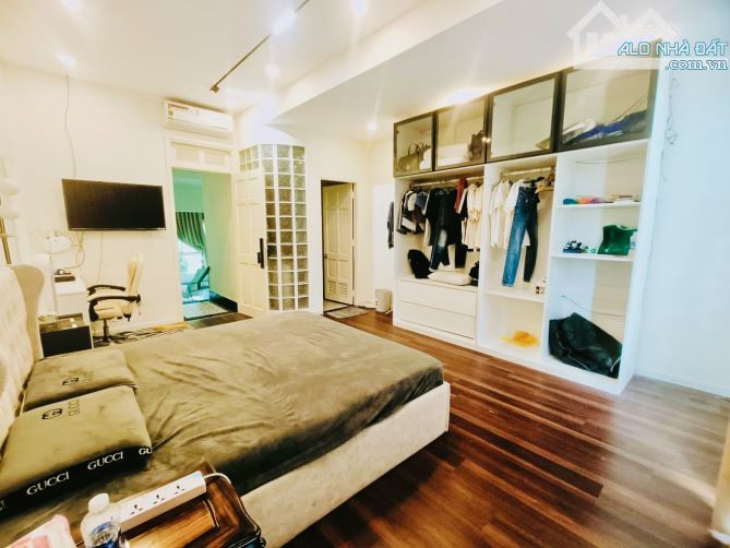 Bán nhà Phan Huy Ích, hẻm xe tải thông, gần mặt tiền, ngang 4,5m, chỉ hơn 10 tỷ - 1