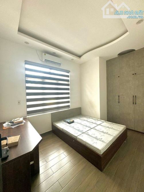 C.H.O T.H.U.Ê N.H.À ngõ to Trần Nguyên Hãn Cực Đẹp , 43m2, 3 tầng, 4 ngủ full 10tr - 1