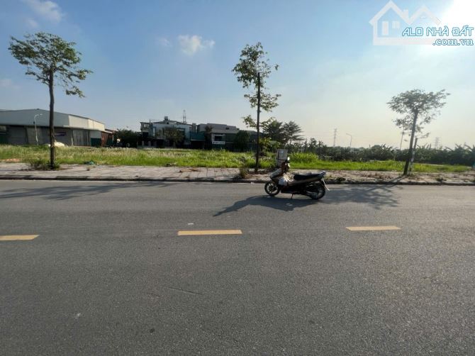Đất nền có vị trí đắc địa tại Xã Dục Tú, Đông Anh, Hà Nội với diện tích 132m².

Giá bán: - 1