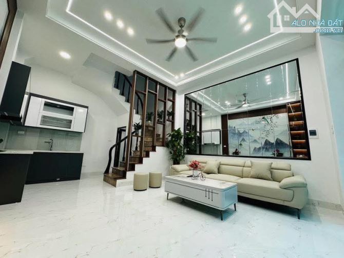 ĐỊNH CÔNG  DT: 33/35m 3 Tâng Mt rộng Giá 3,2tỷ - 1