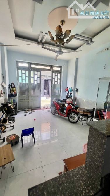 BÁN NHÀ 2 TẦNG ĐÚC HẺM XE HƠI TƯƠNG LAI MẶT TIỀN 30M LÂM THỊ HỐ Q12 GIÁ RẺ 6 TỶ - 1