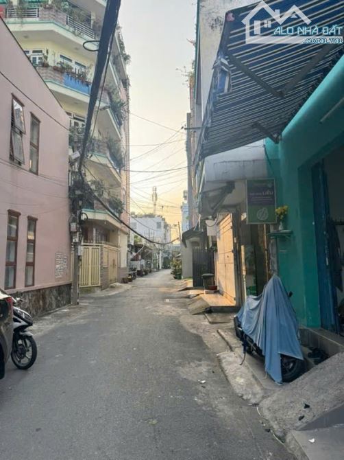 HXH Lê Thúc Hoạch, HDT 15tr, 3 tầng 3PN