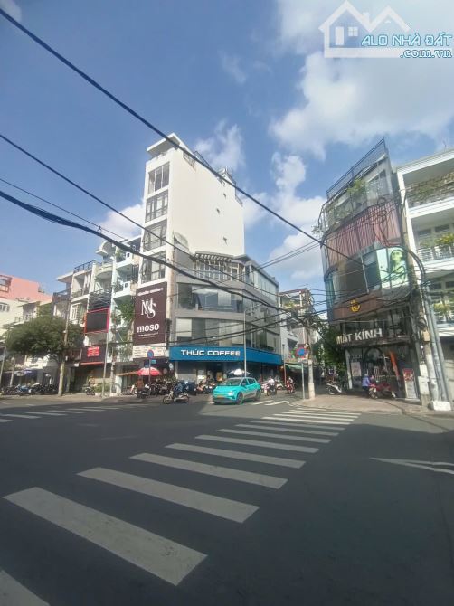 Siêu vị trí - Góc 2MT - Ngay Khánh Hội, P.5, Quận 4 - DT: 5,5 x 14 - 4 Tầng - 36,5 Tỷ - 1
