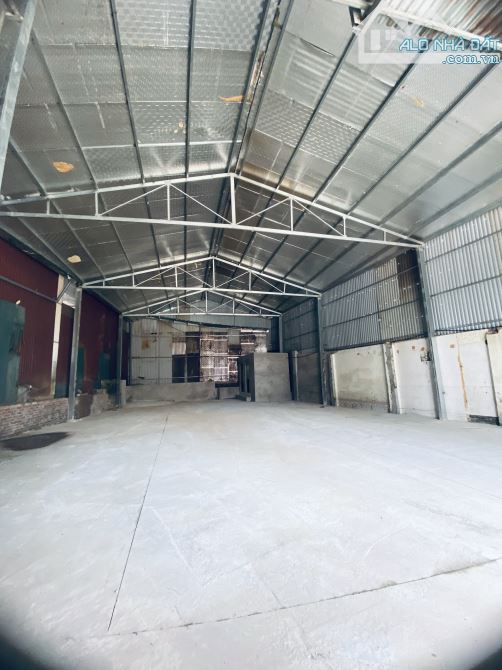 Cần cho thuê 300m2 kho / xưởng mới dựng - 1