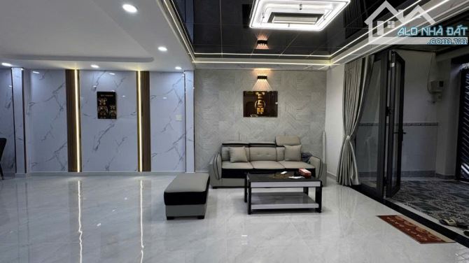 Bán nhà đẹp, Hẻm oto, Ngang 5.3, Diện tích 99m², Phan Văn Hớn, Quận 12 - 1