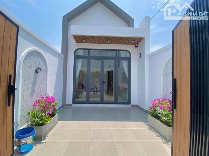 Nhà xinh lung linh, SHR, 150m2, xách đồ vào ở, Xã Tân An Hội, Giá 1 tỷ 175. - 1