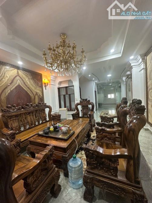 Bán gấp nhà khu văn phòng Phạm Viết Chánh -5.6x17.5m -3 tầng- rẻ nhất Khu vực - chỉ 19tỷ - 1