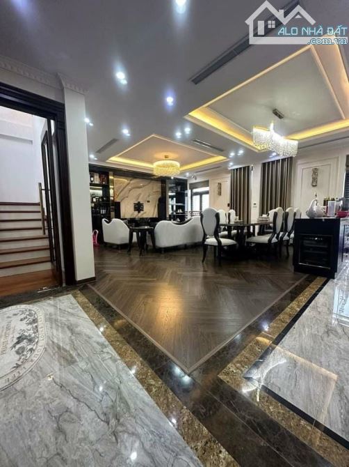 Bán căn nhà VIỆT HƯNG - 100m 5tầng mt 6m thang máy - nội thất đẳng cấp - 23tỷ8 - 1