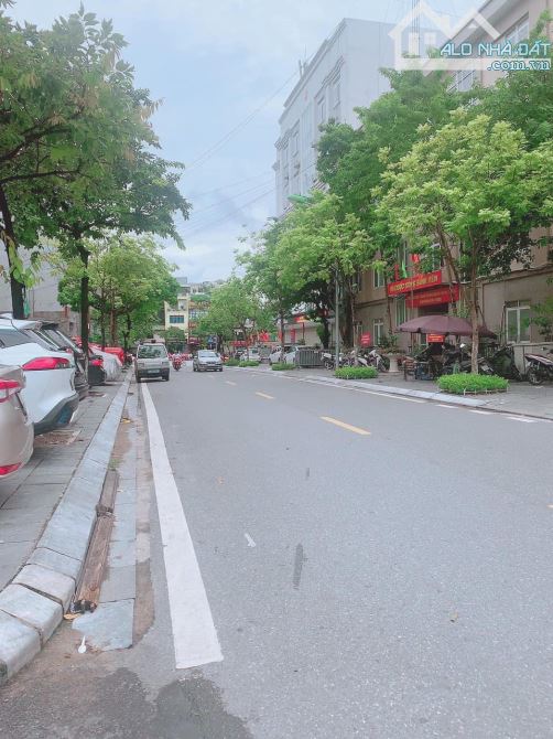 Bán nhà mặt ngõ Quần Ngựa, Ba Đình, phân lô, ô tô tránh, khu VIP hiếm nhà bán. Giá 19.8 tỷ - 1