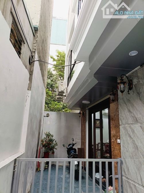 XUÂN LA  - TT TÂY HỒ - DÂN XÂY,TIỆN ÍCH HỒ TÂY - 5 TẦNG 3 NGỦ FULL NỘI THẤT NHỈNH 8 TỶ - 1