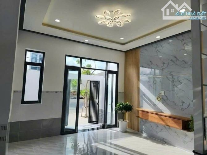 Bán nhà đẹp, mới tinh, sổ riêng thổ cư, đường oto chỉ 1,5 tỷ gần Bửu Long - 1