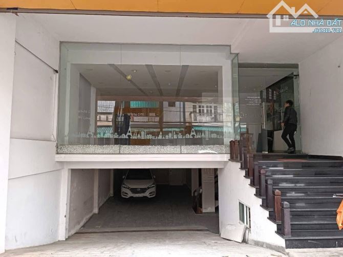 Cho thuê tòa nhà 4 tầng mặt tiền Phan Đình Phùng, TP. Quảng Ngãi - 1