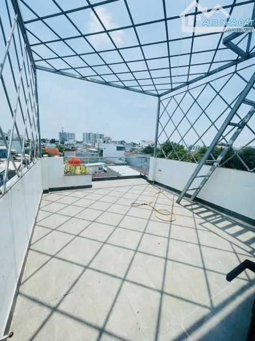 VỀ QUÊ GẤP BÁN - NHÀ TỰ XÂY - 4 TẦNG - 4x15M- HT 17 - NGAY VƯỜN ƯƠM - Q12 - 4.85 TỶ TLCC - 1