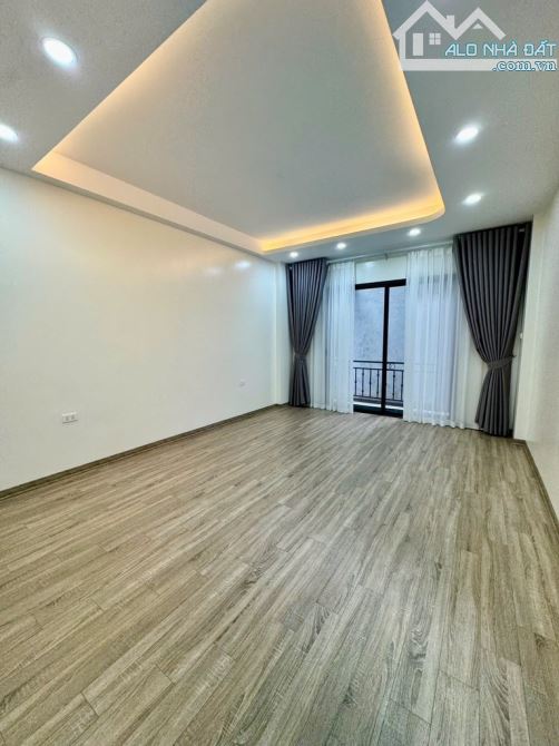 🫰CỔ LINH-THẠCH BÀN - 5,2 TY 5 TẦNG THOÁNG  - 1 NHÀ RA Ô TÔ TRÁNH-FULL NỘI THẤT - 1