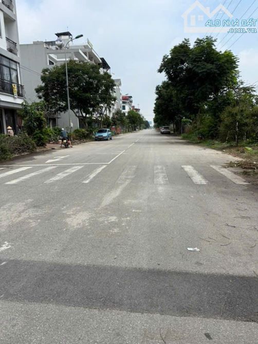 HOT 💥 BÁN ĐẤT TRÂU QUỲ - GIA LÂM - 30M2 - VỈA HÈ - XE TẢI TRÁNH 💸 CHƯA ĐẾN 6 TỈ - 1