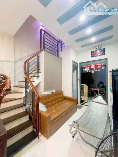 Gấp bán MTH đường Đoàn Văn Bơ. nhà 4 tầng DT56,5m2 chỉ hơn 6tỷ. - 1