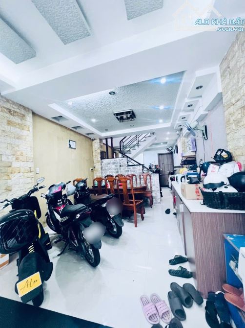 Giáp Trần Quốc Thảo Q3-4 Tầng-79M2-Hẽm xe hơi 5M- Giá Chỉ Hơn 10Ty TL‼️ - 1