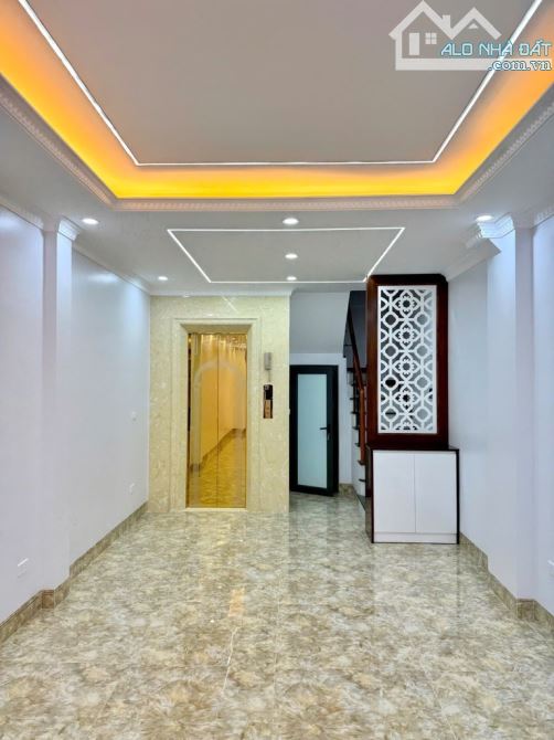 Nhà mới trung tâm Cầu Giấy-  6 tầng thang máy - giá nhỉnh 11 tỷ - 1