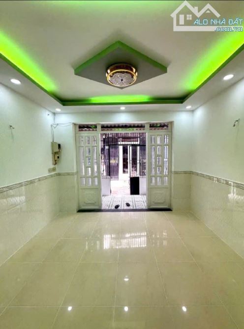 Âu Dương Lân phường 3 quận 8, DT 4,1m x 11m, 2 tầng, full thổ cư hiện hữu. Chào giá 4,65tỷ - 1