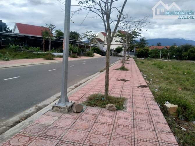 Bán đất kđt 250m full thổ sau lưng Uỷ Ban Phường Ninh Giang Ninh Hoà - 1