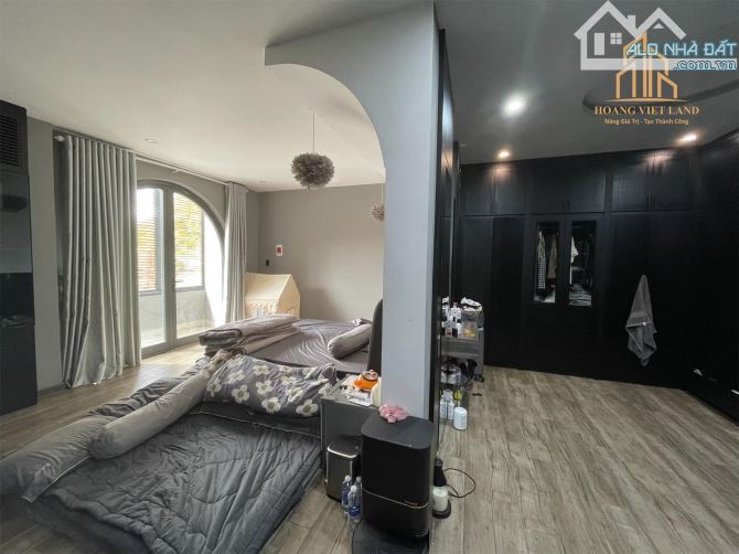 HẠ GIÁ BÁNn nhà BIỆT THỰ -  mặt tiền đường Nguyễn Tri Phương - ĐẸP -DT:9x17m - GIÁ:13,5 TỶ - 12