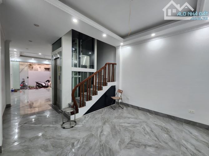 Nhà mới đẹp ở luôn An Dương Vương Bắc Từ Liêm Sổ vuông 50m 5 tầng thang máy MT4m Giá 11 tỷ - 2