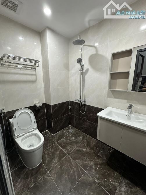 Nhà đẹp ở luôn Hồ Tùng Mậu Bắc Từ Liêm Sổ vuông 35m 5 tầng 3 ngủ MT5m Giá 7.5 tỷ Ngõ 3 gác - 2