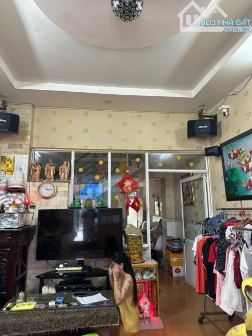 NHÀ 2 TẦNG-68M2-ÔTÔ NGỦ TRONG NHÀ -SÁT BỆNH VIÊN BÌNH TÂN -NGAY LÊ ĐÌNH CẨN -GIÁ CHỈ 4,9 T - 2