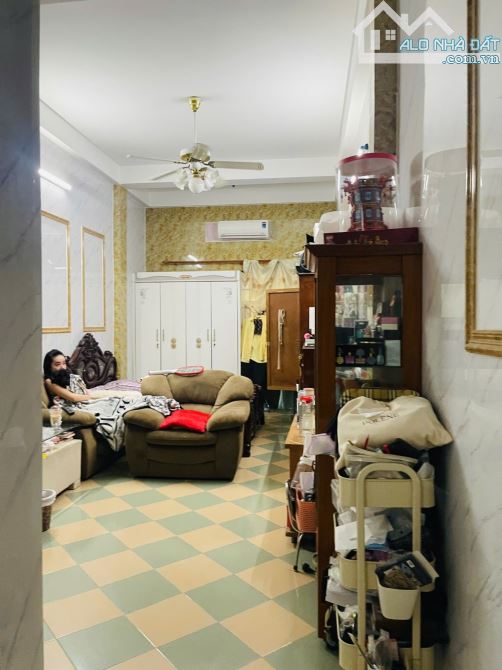 Gấp bán! Nhà HXH đường C1, gần ga T3,96m2, 4 Tầng,5PN,Sổ vuông.Pháp lý chuẩn. - 2