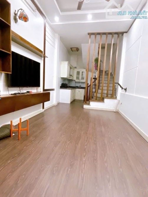 NHÀ ĐỊNH CÔNG  DT:33M2 4Tâng Giá 2,5ty MT Rộng - 2