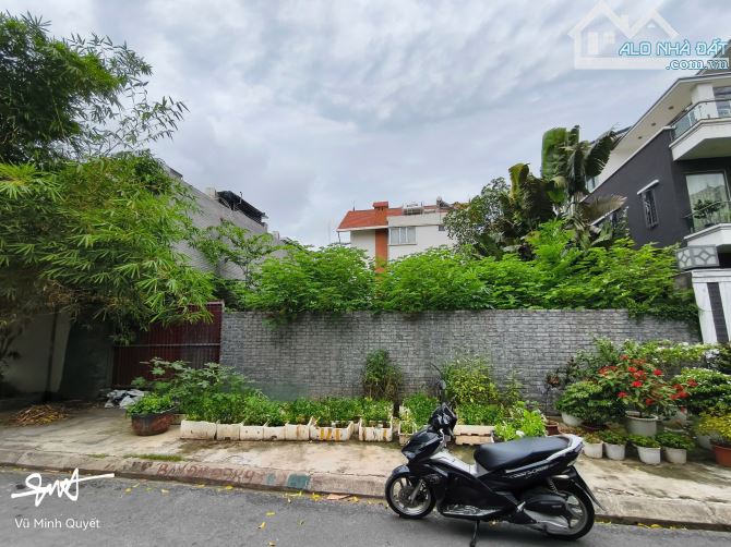 Bán Lô 243m khu Biệt Thự Hồ Đông - Hoàng Thế Thiện. Giá 85tr/m. - 2