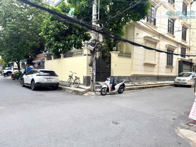 CHÍNH CHỦ CẦN BÁN GẤP BIỆT THỰ GÓC 2 MẶT TIỀN HẺM 8M  – ĐƯỜNG D2 (NGUYỄN GIA TRÍ), P.25, Q - 2