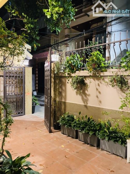 BÁN BIỆT THỰ NHÀ VƯỜN PHỐ KIM NGƯU Q. HBT - CĂN GÓC 2 MẶT TIỀN RỘNG - 108m2 - 3 TẦNG - 2