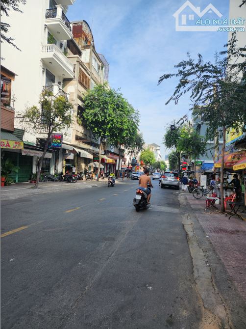 Bán nhà mặt tiền An Dương Vương p4q5 4.7x12m 3 lầu chỉ 32 tỷ khu showroom ô tô cao cấp - 2