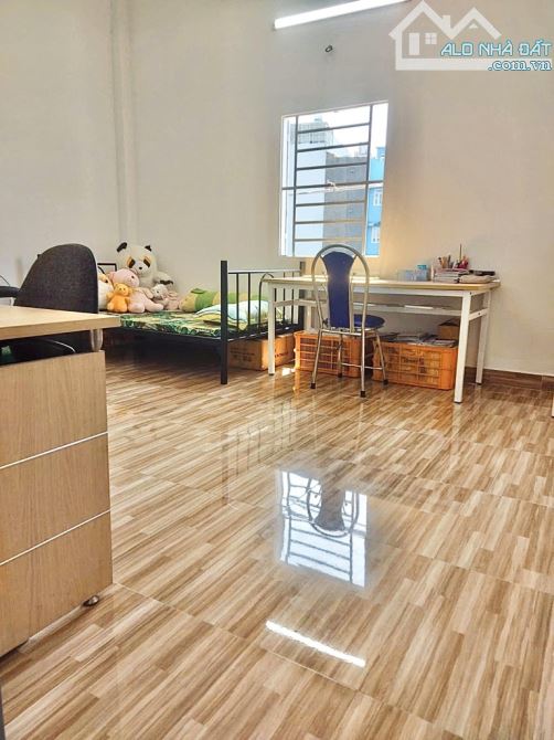 Nhà mới Huỳnh Văn Nghệ, hẻm xe hơi thông thoáng, DT: 5 x 15,2m, 2 tầng, 3 PN, 3 WC - 2
