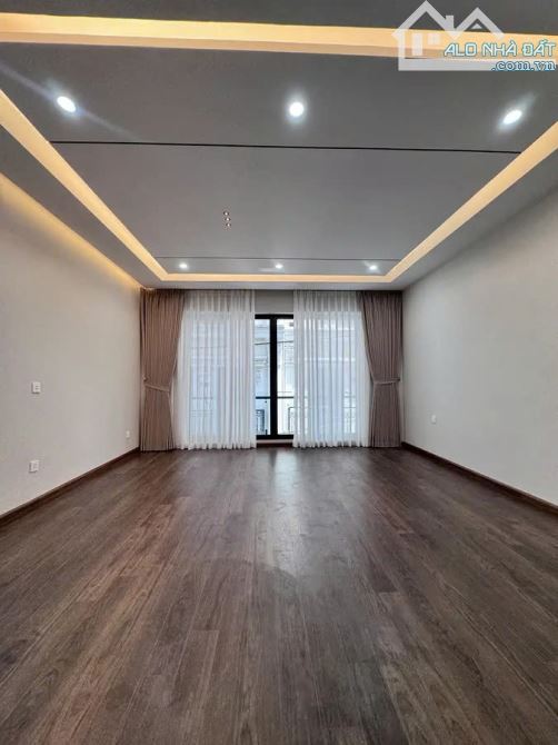 Bán nhà 2 Thoáng Phố Nguyễn Văn Hưởng, Long Biên, 53m2, Ô TÔ- KD, 16.6 tỷ - 2