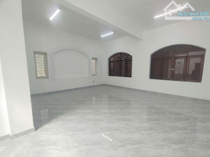 Cho thuê nhà đường Cầu Diễn, Bắc Từ Liêm, DT 1000m2, 3 tầng, MT 40m, 21 phòng, giá 120 tr - 2