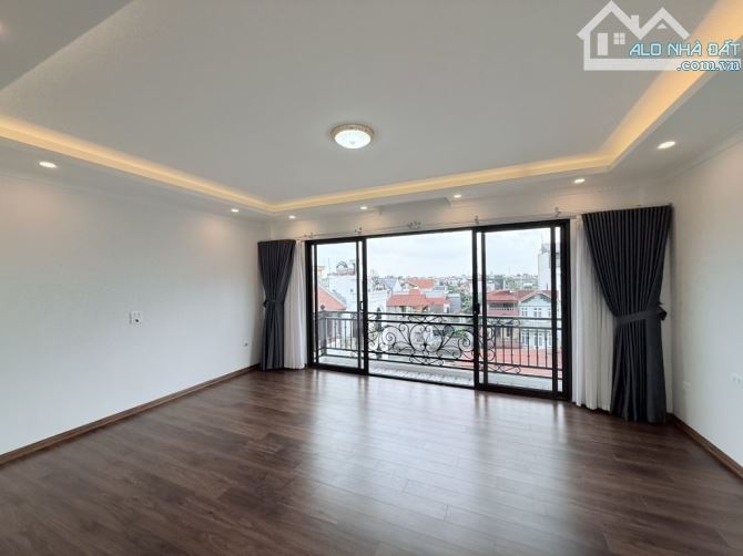 SIÊU PHẨM PHỐ HỒNG TIẾN 7T T MÁY, GARA Ô TÔ TRÁNH, 85M, MT5M, CỰC VIP, GẦN MẶT PHỐ - 2
