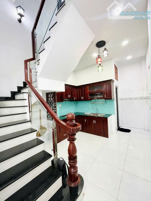Nhà mới, hẻm xe hơi Phan Huy Ích giao Trường Chinh, 4.1 tỷ - 2