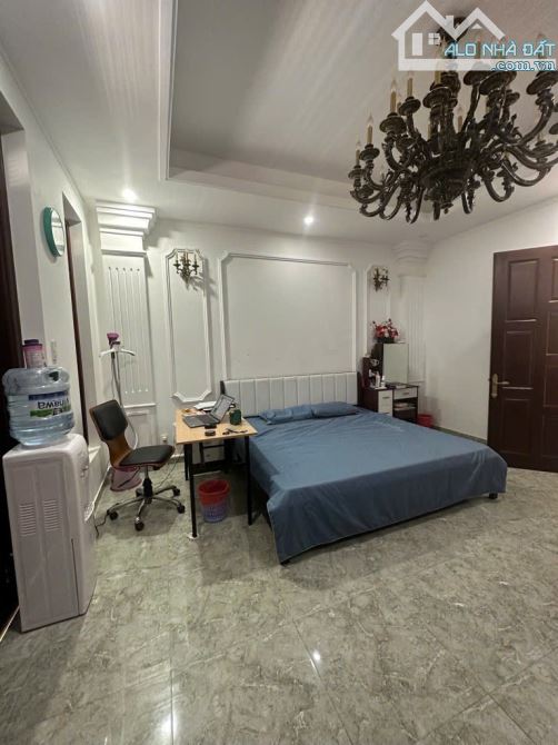Bán gấp nhà khu văn phòng Phạm Viết Chánh -5.6x17.5m -3 tầng- rẻ nhất Khu vực - chỉ 19tỷ - 2