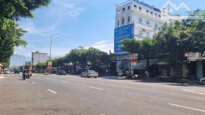BÁN GẤP NHÀ 2 TẦNG - VỊ TRÍ KINH DOANH - NGUYỄN LƯƠNG BẰNG - LIÊN CHIỂU - NHỈNH 8 TỶ - 2