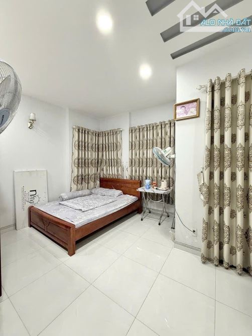 Bán nhà Vườn Lài HXH, diện tích 7 x 20, 3 Tầng, 4 phòng trọ cho thuê, giá chỉ 8ty - 2