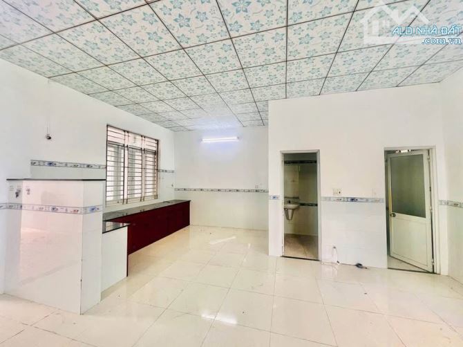 Cần bán gấp căn nhà ở gần KCN Phước Đông , Gò Dầu 337m2 SHR giá 780tr - 2
