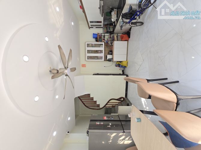 NHÀ 40M2 4 TẦNG ĐẸP, MẶT NGÕ THÔNG Ô TÔ, KINH DOANH, CHỈ 5.6 TỶ, BÁN GẤP - 2