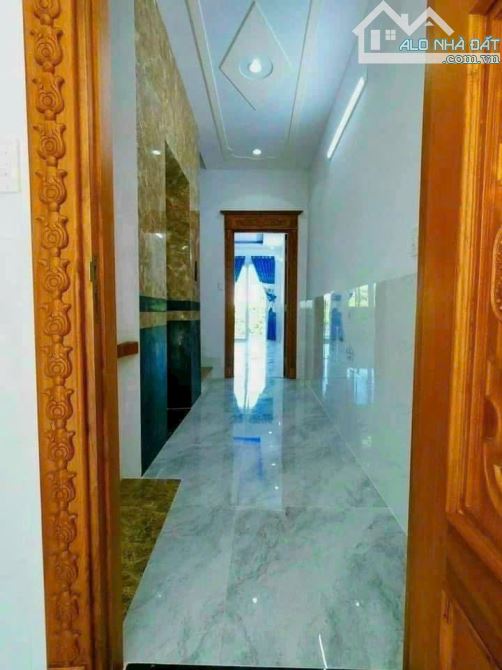 Bán Nhà Mặt Phố Trần Bạch Đằng, 11,9 tỷ, 100m2, 5PN, 4WC, 3Tầng, Pháp Lý Đầy Đủ - 2