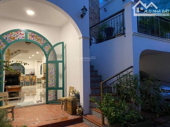 Bán biệt thự Linh Đông, 152m ngang 8m, 4 tầng, Gara xe hơi, 3 pn , 4 wc - Bán Gấp - 2