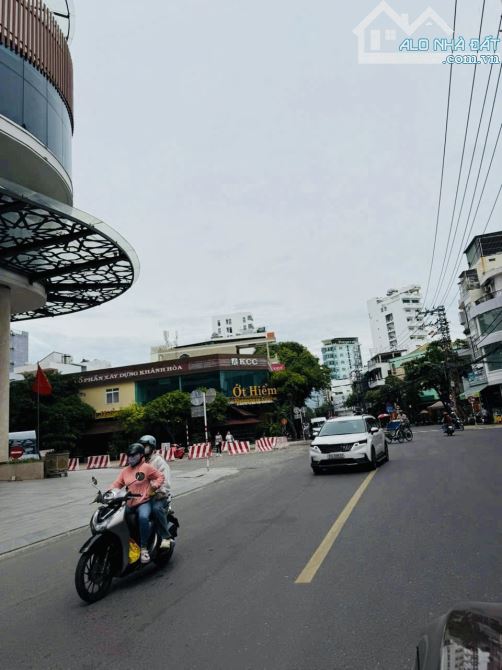 Bán cắt lỗ lô đất mặt tiền đường Nguyễn Thị Minh Khai,p tân lập,nha trang 229m chỉ 55 tỉ - 2