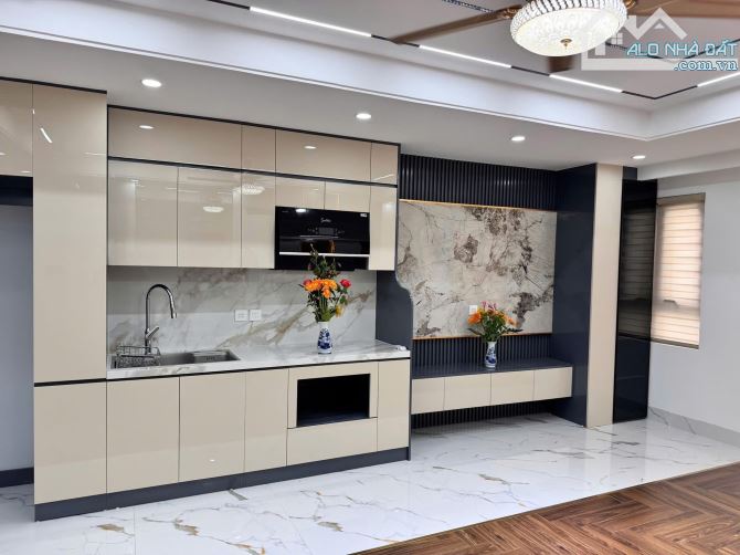 Trần Duy Hưng  50m2 mặt tiền 6m lô góc gara ô tô giá 22tỷ5 - 2