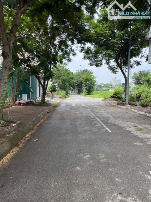 HOT 💥 BÁN ĐẤT TRÂU QUỲ - GIA LÂM - 30M2 - VỈA HÈ - XE TẢI TRÁNH 💸 CHƯA ĐẾN 6 TỈ - 2