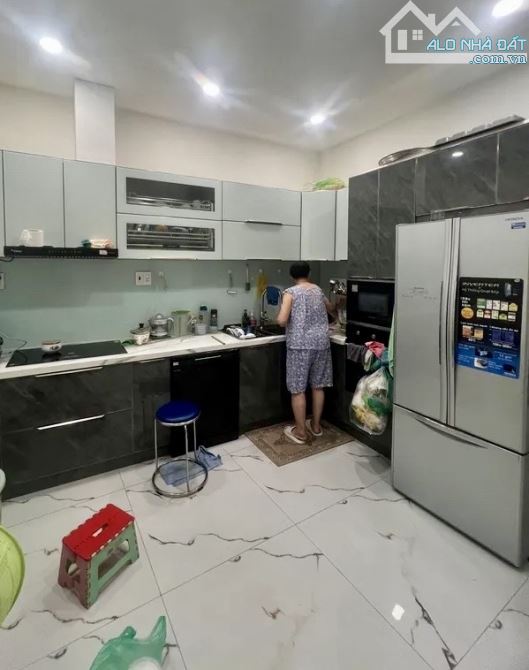BÁN NHÀ ĐẸP 3 TẦNG TRẦN HƯNG ĐẠO, P. NGUYỄN CƯ TRINH, Q1 – TẶNG FULL NỘI THẤT – GIÁ 19 TỶ - 2
